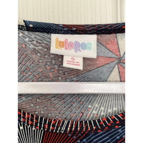 LuLaRoe Irma Blouse Size Small NEW - Picture 4 of 6